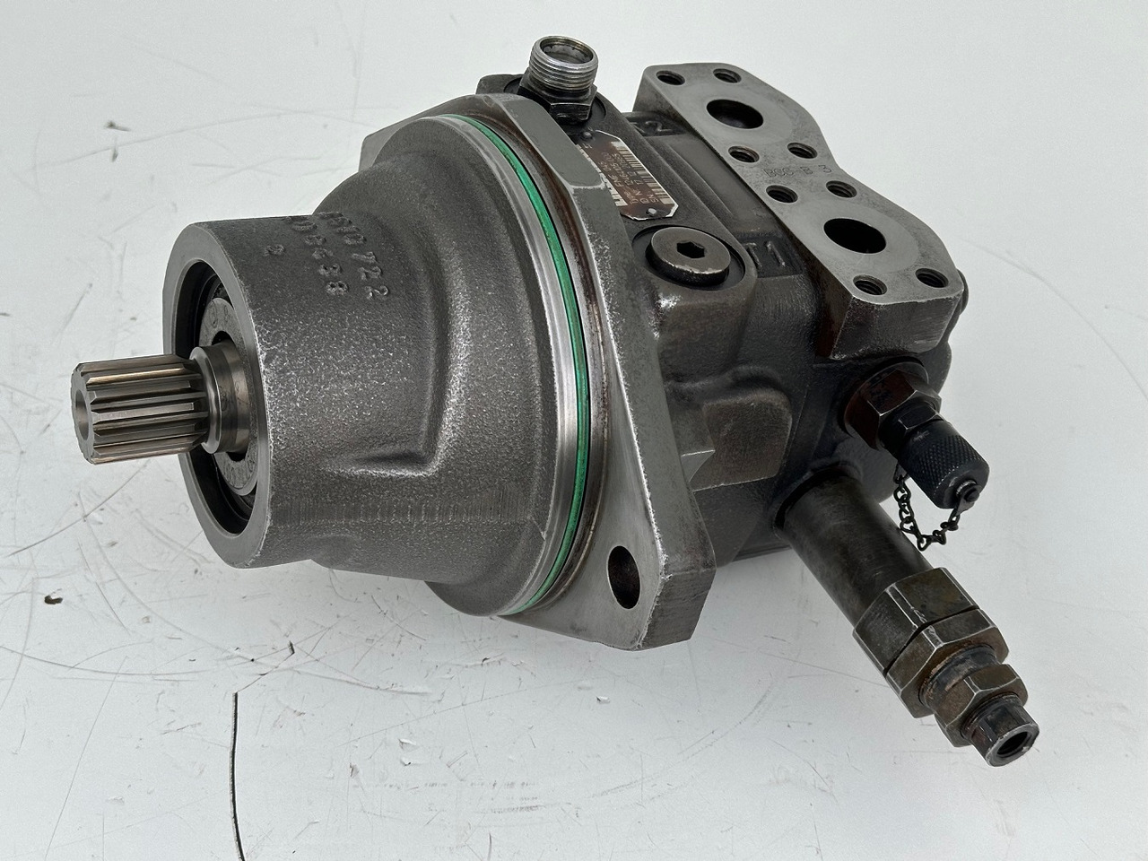 Liebherr Original Hydraulikeinbaumotor FMF045. ID-Nr.12464105. SAT250/287. LH18M, LH22C, LH22M, LH24M, LH26EC, LH26EM, LH26M. #12464105.20985# - Mô tơ quay toa cho Máy móc xây dựng: hình 1 Liebherr Original Hydraulikeinbaumotor FMF045. ID-Nr.12464105. SAT250/287. LH18M, LH22C, LH22M, LH24M, LH26EC, LH26EM, LH26M. #12464105.20985# - Mô tơ quay toa cho Máy móc xây dựng: hình 1