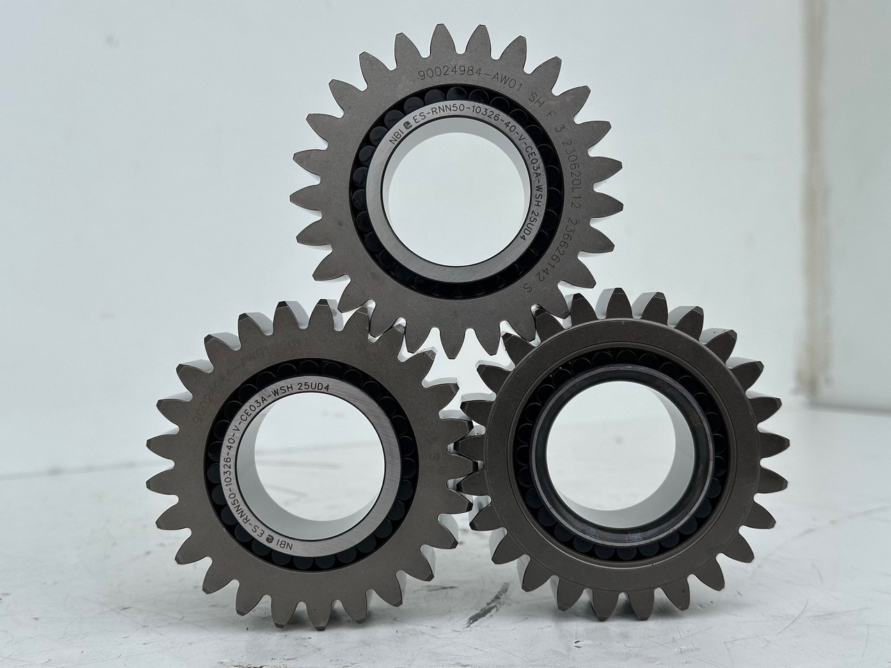 Liebherr Original Planetenrad ID-Nr.90024983. FAT325P113, FAT325P114, FAT325P115, FAT325P119. A924,LH22C,LH26EC,LH30C,LOS103,R914COMP,R914RAIL,LOS914,LOS920,R918,R920,R922. #90024984.03# - Mô tơ di chuyển cho Máy móc xây dựng: hình 2 Liebherr Original Planetenrad ID-Nr.90024983. FAT325P113, FAT325P114, FAT325P115, FAT325P119. A924,LH22C,LH26EC,LH30C,LOS103,R914COMP,R914RAIL,LOS914,LOS920,R918,R920,R922. #90024984.03# - Mô tơ di chuyển cho Máy móc xây dựng: hình 2