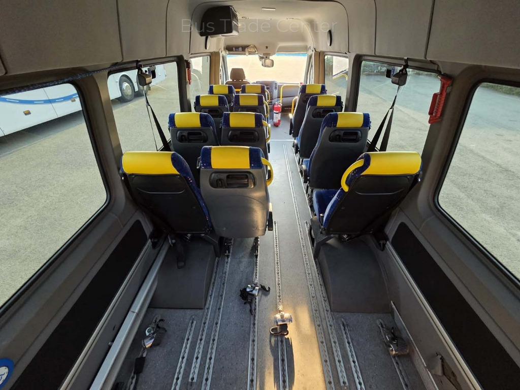 VOLKSWAGEN Crafter 50 LR // 2 units with lift - Xe bus mini, Xe van chở khách: hình 5 VOLKSWAGEN Crafter 50 LR // 2 units with lift - Xe bus mini, Xe van chở khách: hình 5