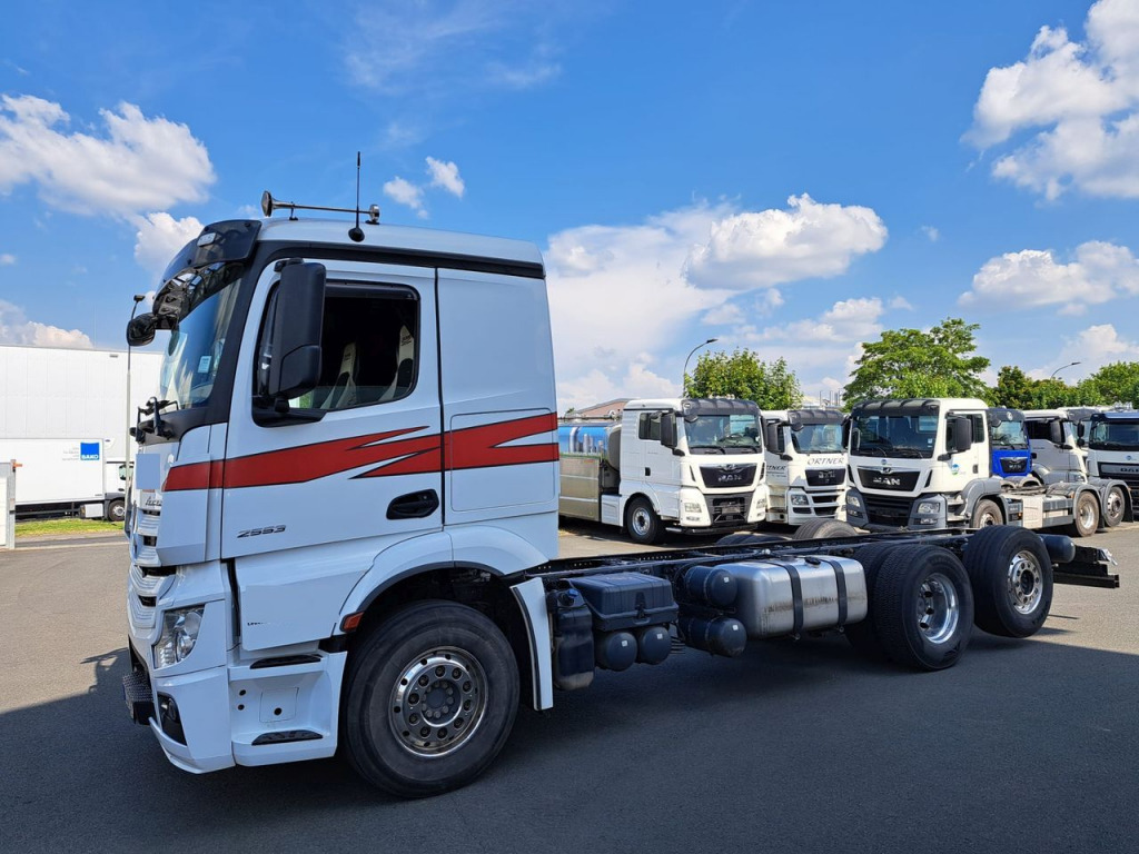 Mercedes Benz 2553 Actros 6x2 (Nr. 5804) - Xe tải khung gầm: hình 3 Mercedes Benz 2553 Actros 6x2 (Nr. 5804) - Xe tải khung gầm: hình 3
