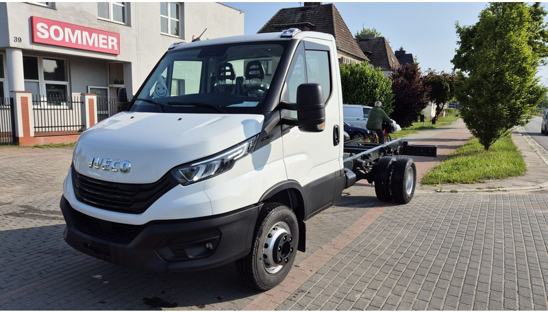 Iveco Daily 70C18 - nowe! - Xe tải khung gầm: hình 1 Iveco Daily 70C18 - nowe! - Xe tải khung gầm: hình 1