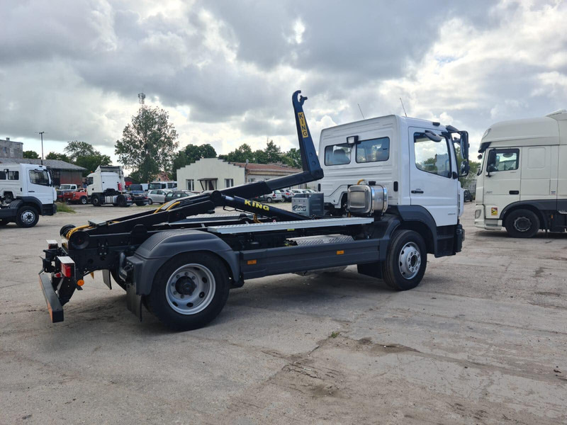 Mercedes-Benz Atego 1527L - Xe tải nâng móc: hình 1 Mercedes-Benz Atego 1527L - Xe tải nâng móc: hình 1