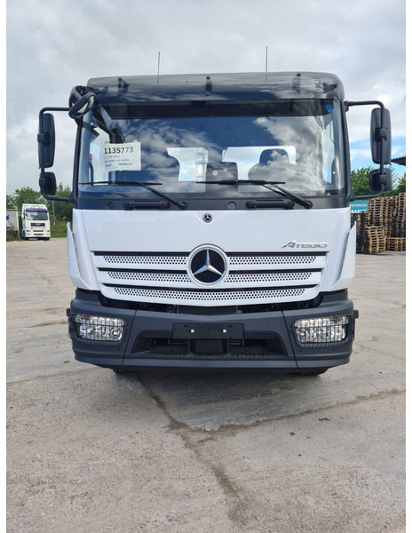 Mercedes-Benz Atego 1527L - Xe tải nâng móc: hình 3 Mercedes-Benz Atego 1527L - Xe tải nâng móc: hình 3