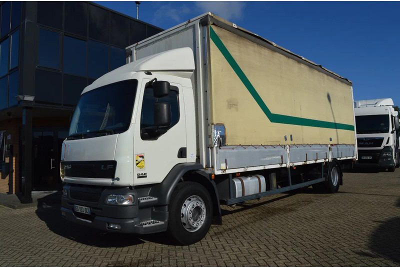 DAF CF 250 * EURO3 * MANUAL * 4X2 * - Xe tải thùng mui bạt: hình 1 DAF CF 250 * EURO3 * MANUAL * 4X2 * - Xe tải thùng mui bạt: hình 1