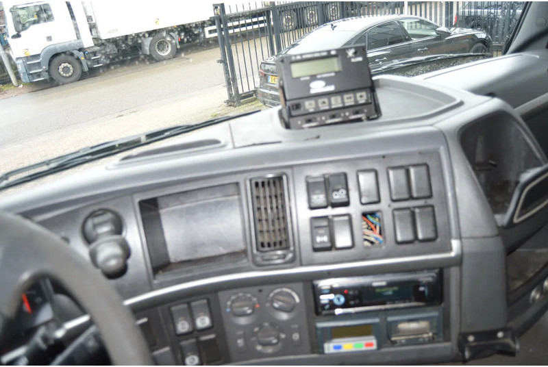 Xe tải đông lạnh Volvo FM 370 * EURO5 * CARRIER SUPRA 950 SILENT * 6X2 *: hình 18 Xe tải đông lạnh Volvo FM 370 * EURO5 * CARRIER SUPRA 950 SILENT * 6X2 *: hình 18