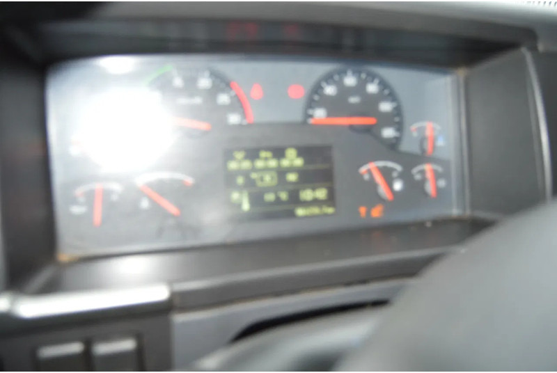 Xe tải đông lạnh Volvo FM 370 * EURO5 * CARRIER SUPRA 950 SILENT * 6X2 *: hình 17 Xe tải đông lạnh Volvo FM 370 * EURO5 * CARRIER SUPRA 950 SILENT * 6X2 *: hình 17