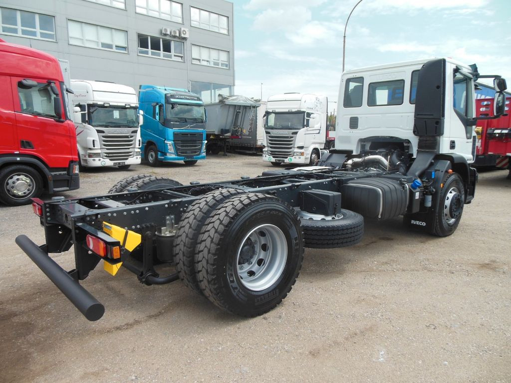 Iveco EUROCARGO ML 180E28/P, PTO - Xe tải khung gầm: hình 3 Iveco EUROCARGO ML 180E28/P, PTO - Xe tải khung gầm: hình 3
