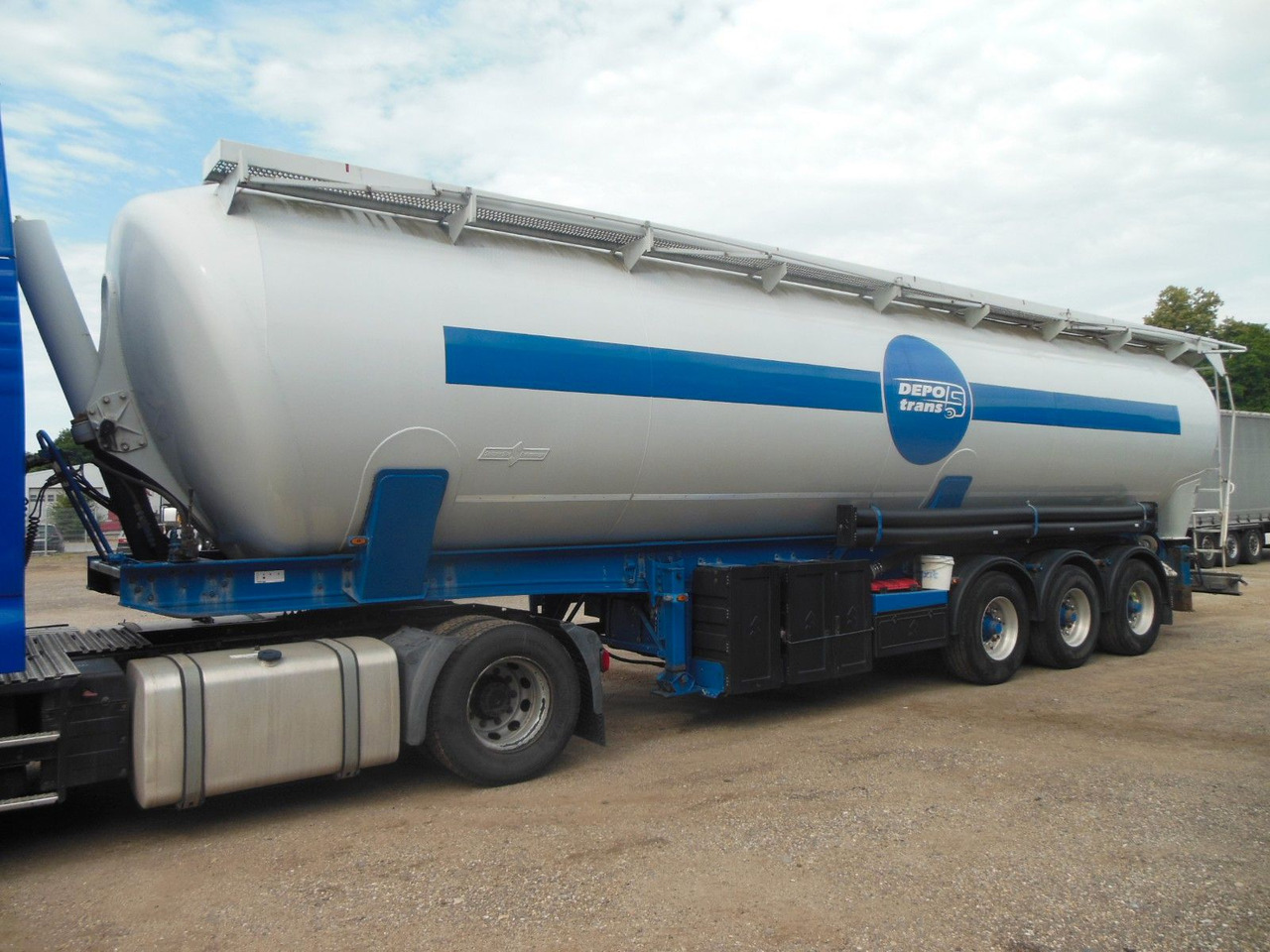 Spitzer SK 2460 CAL, 60.000 L - Sơ mi rơ moóc bồn silo: hình 1 Spitzer SK 2460 CAL, 60.000 L - Sơ mi rơ moóc bồn silo: hình 1