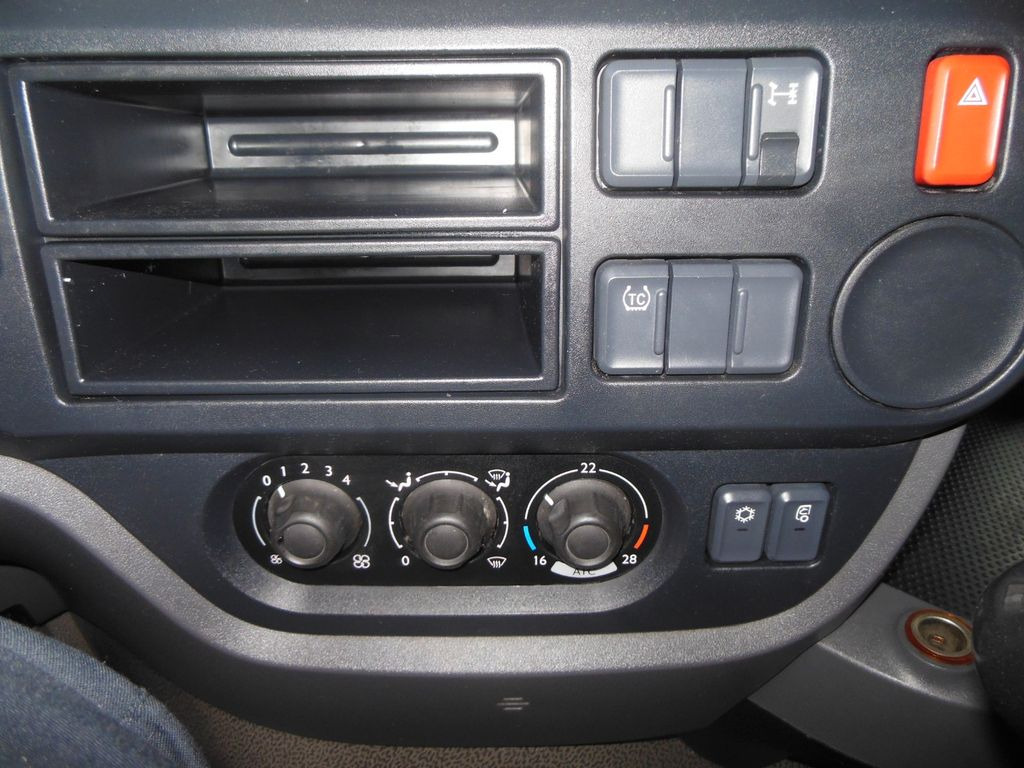 Cho thuê DAF XF 106.510 SSC, MANUELL, RETARDER, TOP STAND!!!  DAF XF 106.510 SSC, MANUELL, RETARDER, TOP STAND!!!: hình 21