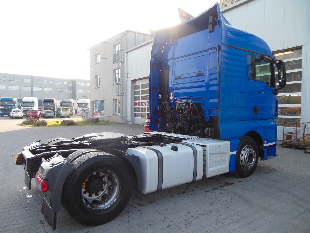 MAN TGX 18.480 BLS, MANUELL, STANDART - Xe đầu kéo: hình 3 MAN TGX 18.480 BLS, MANUELL, STANDART - Xe đầu kéo: hình 3