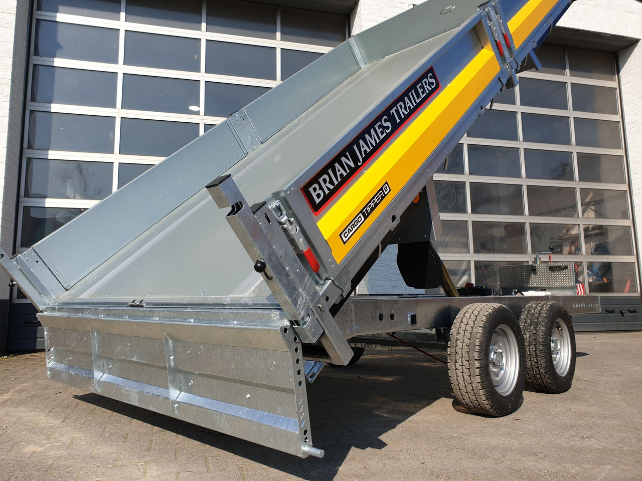 Brian James Trailer CarGO Tipper 2 elektrisch 360x195x30cm Pendelklappe Tandem niedrig 12" 3500kg os - Rơ moóc ben: hình 2 Brian James Trailer CarGO Tipper 2 elektrisch 360x195x30cm Pendelklappe Tandem niedrig 12" 3500kg os - Rơ moóc ben: hình 2