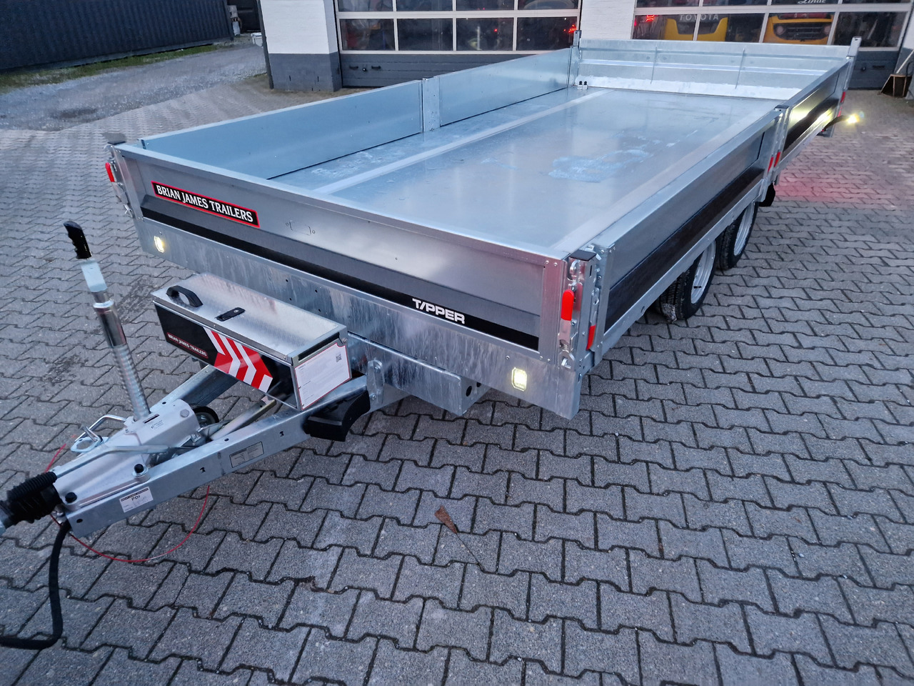 Brian James Trailer CarGO Tipper 400x200x30cm elektro Pendelklappe blackline LED 3500kg Tandem - Rơ moóc ben: hình 4 Brian James Trailer CarGO Tipper 400x200x30cm elektro Pendelklappe blackline LED 3500kg Tandem - Rơ moóc ben: hình 4