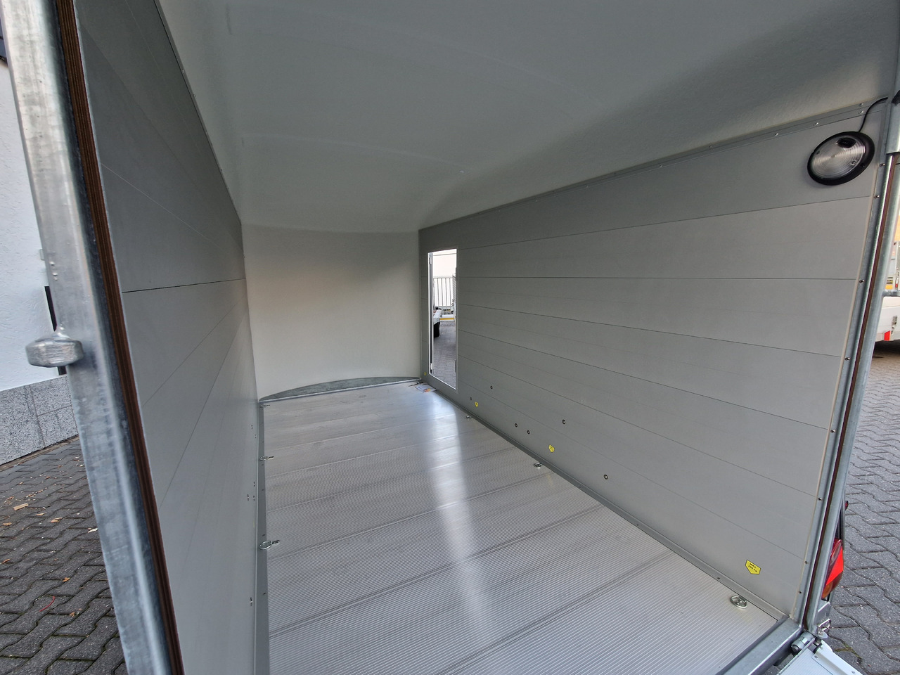 Cargo Roadster 500 XL 365x166x198cm Alu Poly irongrey Seitentür 2600kg Pullman 100km/H Modell 09.24 - Rơ moóc xe hơi: hình 5 Cargo Roadster 500 XL 365x166x198cm Alu Poly irongrey Seitentür 2600kg Pullman 100km/H Modell 09.24 - Rơ moóc xe hơi: hình 5