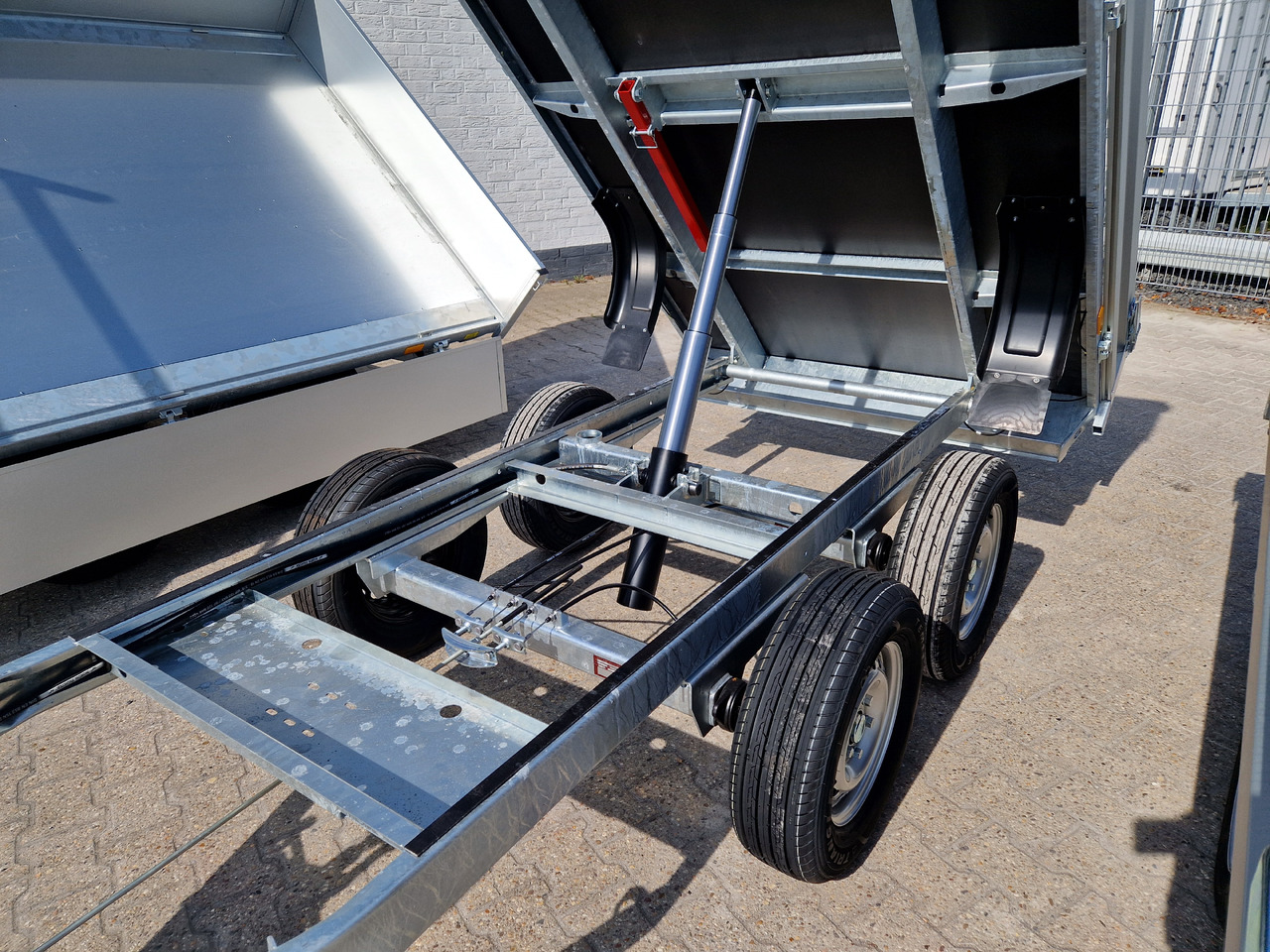 Cheval Liberte Debon Kipper PW 1.2 20 ECO 306x155x30cm 2000kg Modell 2024 - Rơ moóc ben: hình 4 Cheval Liberte Debon Kipper PW 1.2 20 ECO 306x155x30cm 2000kg Modell 2024 - Rơ moóc ben: hình 4