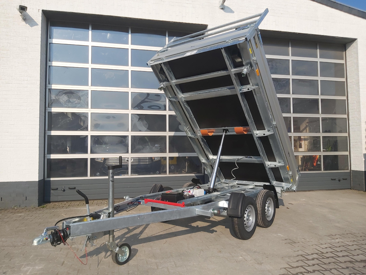 Cheval Liberte Debon Kipper PW 2.4 Basic Elektro 305x180x35cm 2600kg Modell 2024 - Rơ moóc ben: hình 1 Cheval Liberte Debon Kipper PW 2.4 Basic Elektro 305x180x35cm 2600kg Modell 2024 - Rơ moóc ben: hình 1