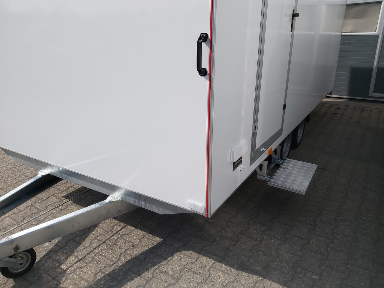 Rơ moóc bán hàng Event Trailer Koffer TWSP M 470T.01 470x220x217cm Seitenklappe Treppe Tür 230V Licht 100km/H 2700kg: hình 6