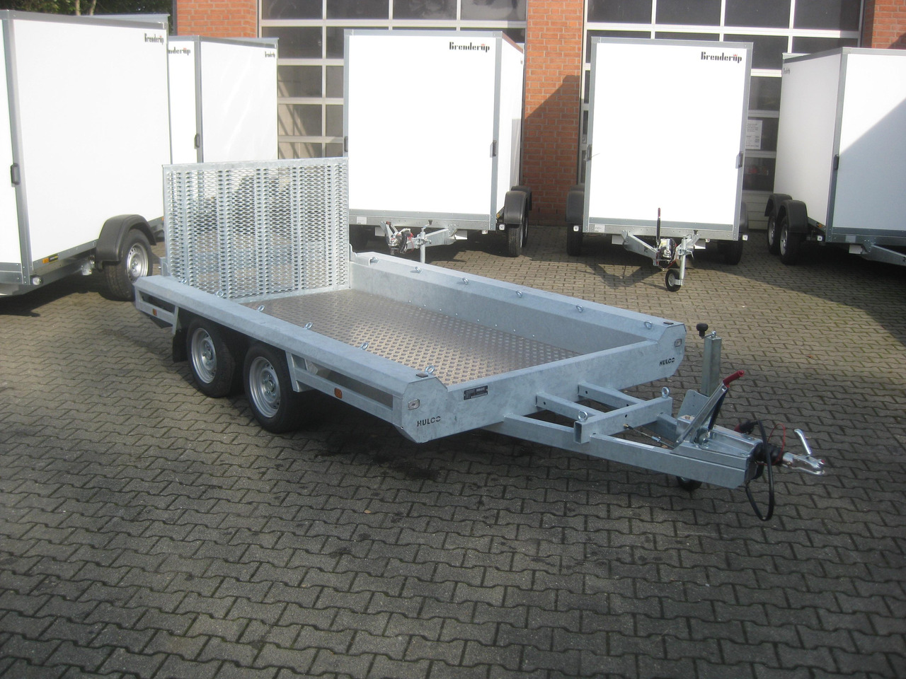 HULCO TERRAX Aluboden 294x150x27cm Heckrampe 100cm (M) 3000kg Abverkauf - Rơ moóc để vận chuyển thiết bị: hình 4 HULCO TERRAX Aluboden 294x150x27cm Heckrampe 100cm (M) 3000kg Abverkauf - Rơ moóc để vận chuyển thiết bị: hình 4