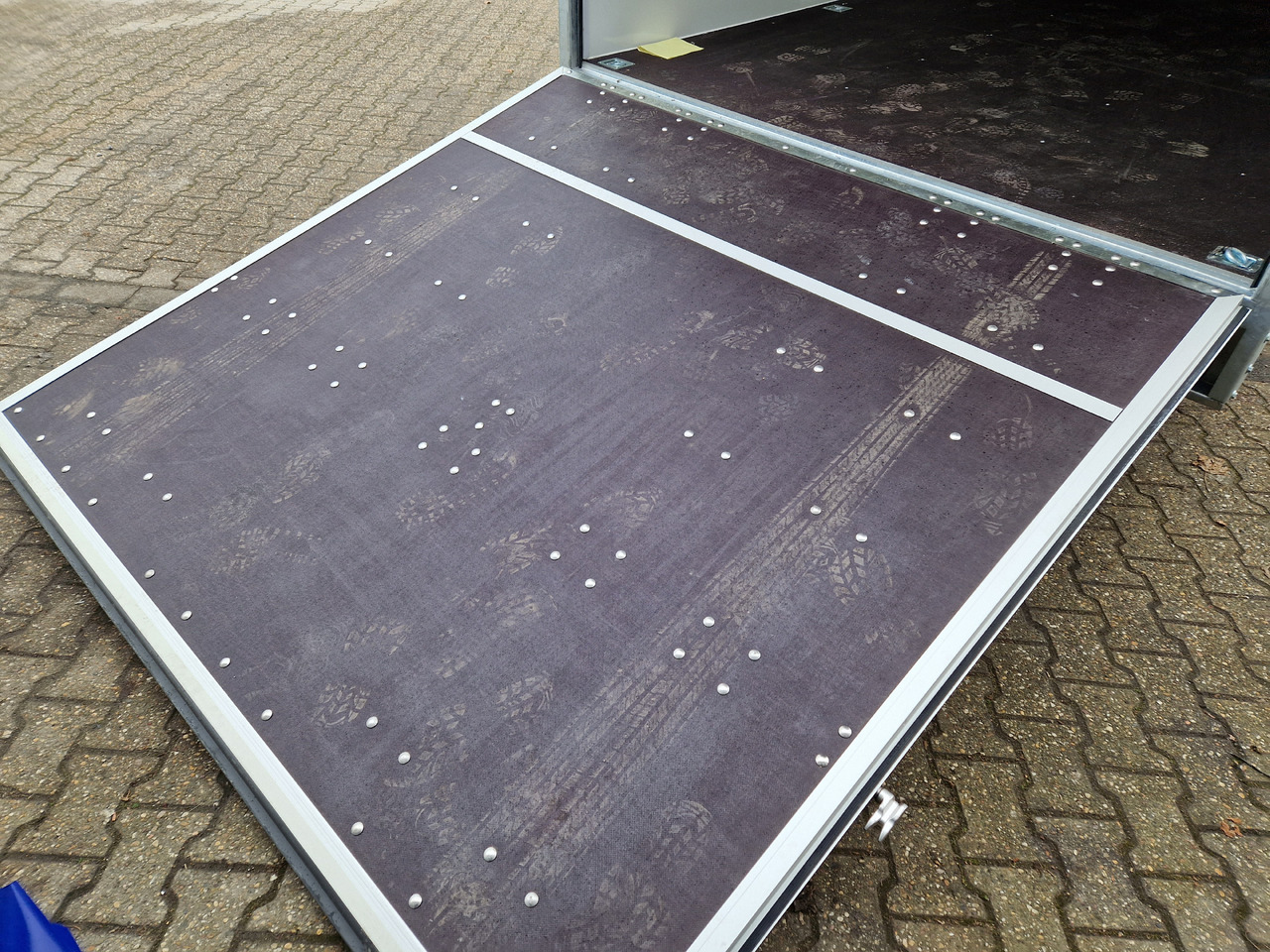 Kargo Koffer Hochlader FC3562HKL 615x220x205cm Heckrampe XXXL 13" 3500kg 100 km/H - Rơ moóc hộp kín: hình 2 Kargo Koffer Hochlader FC3562HKL 615x220x205cm Heckrampe XXXL 13" 3500kg 100 km/H - Rơ moóc hộp kín: hình 2