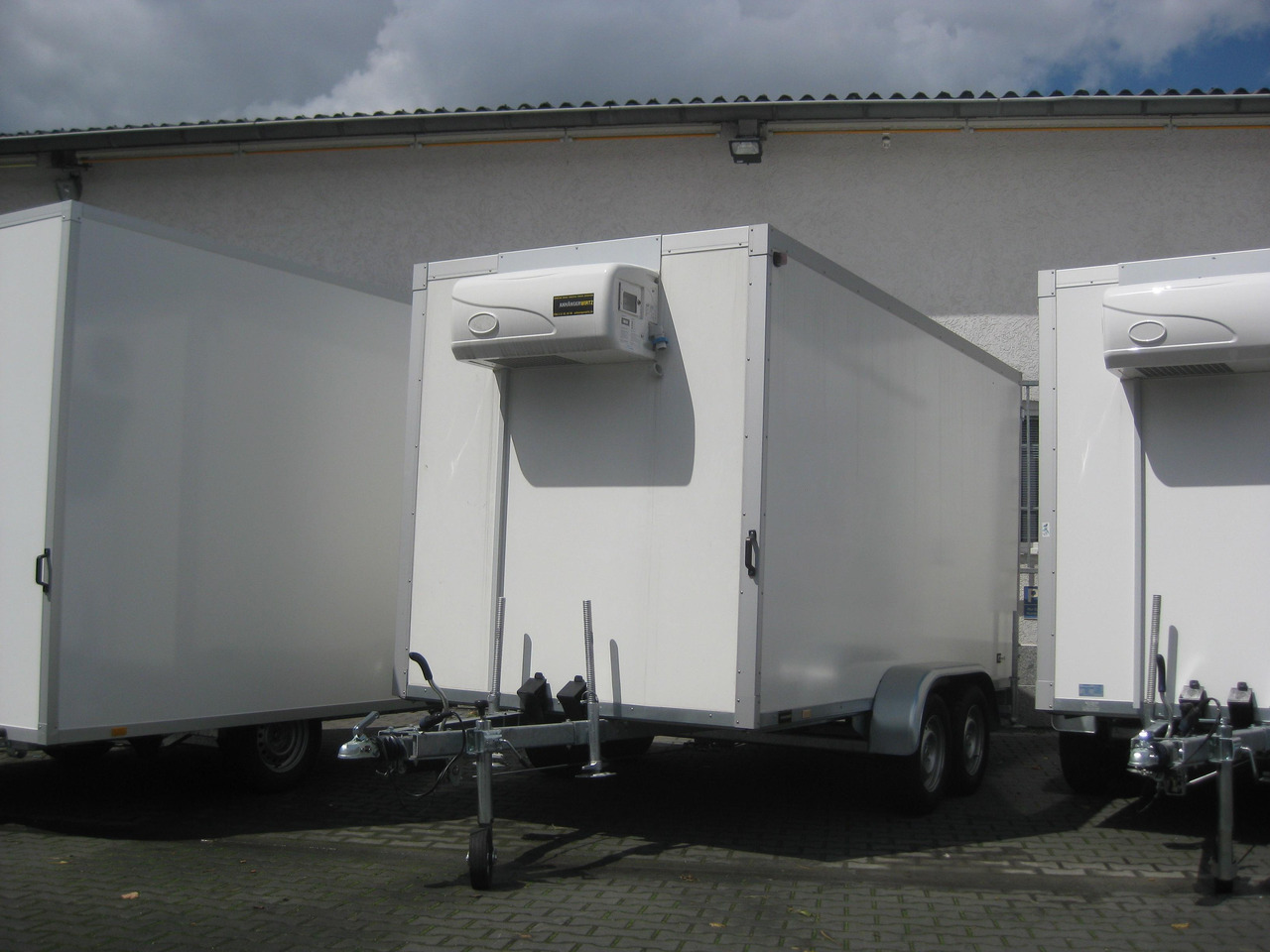 Kühlanhänger AZKF 2740/180 395x178x200cm Govi Kühlaggregat 5 60 Frioliner Modell 2023 - Rơ moóc đông lạnh: hình 1 Kühlanhänger AZKF 2740/180 395x178x200cm Govi Kühlaggregat 5 60 Frioliner Modell 2023 - Rơ moóc đông lạnh: hình 1