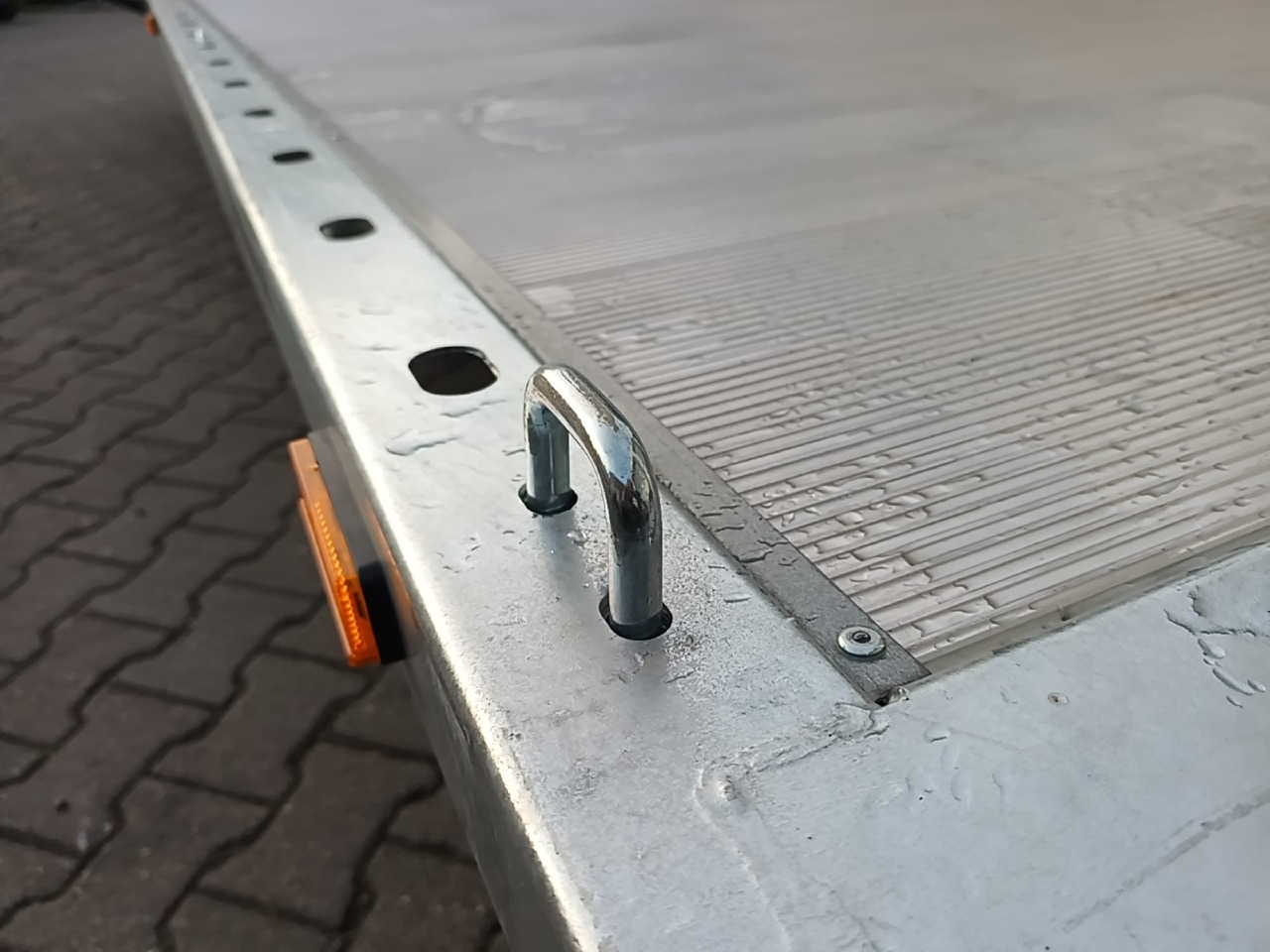 Martz Universal GT KIPP 500/2 500x210cm ankippbar Aluboden Heckklappe Winde 13" 3500kg - Rơ moóc để vận chuyển thiết bị: hình 4 Martz Universal GT KIPP 500/2 500x210cm ankippbar Aluboden Heckklappe Winde 13" 3500kg - Rơ moóc để vận chuyển thiết bị: hình 4