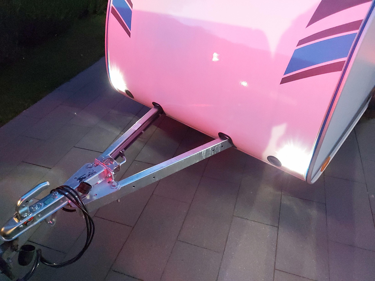 Rơ moóc kiểu caravan Mini Camper Mini Tommy TMC25 Basic 252x140x121cm 100 km/H 750kg ungebremst Januar AKTION: hình 11 Rơ moóc kiểu caravan Mini Camper Mini Tommy TMC25 Basic 252x140x121cm 100 km/H 750kg ungebremst Januar AKTION: hình 11