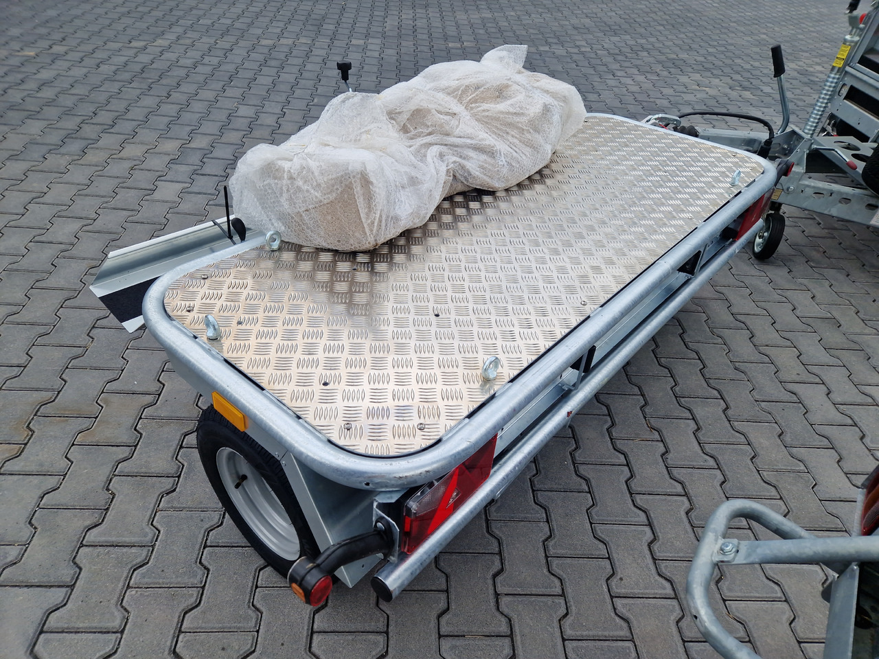 Motorradanhänger Roadster Motocamp 1 quer 200x80cm 750kg 100km/H - Rơ moóc xe máy: hình 3 Motorradanhänger Roadster Motocamp 1 quer 200x80cm 750kg 100km/H - Rơ moóc xe máy: hình 3