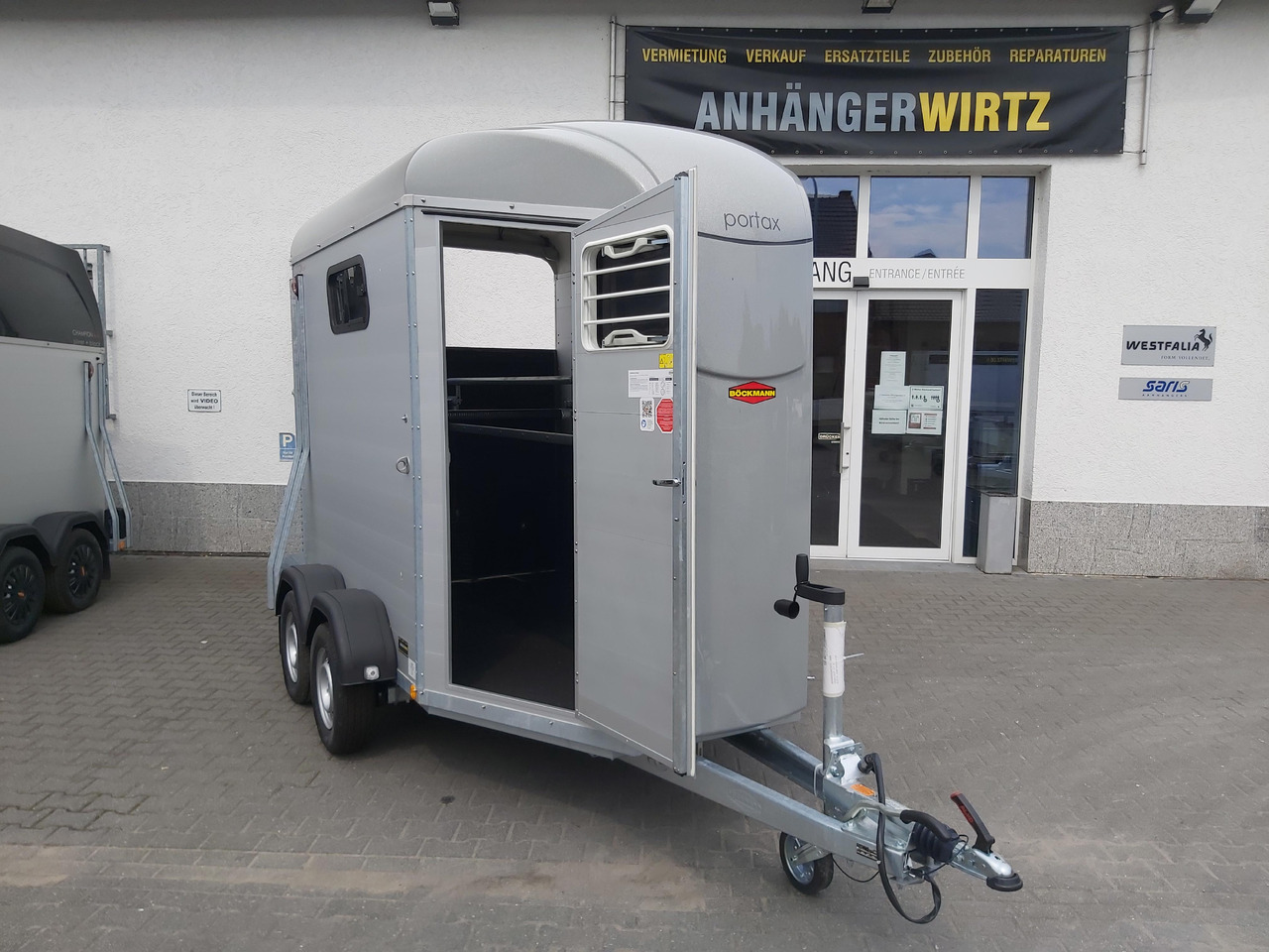 Rơ moóc chở ngựa Pferdeanhänger Böckmann Portax Esprit silver&black silver SKASattelkammer Trittschutz 100km/H 2400kg: hình 6