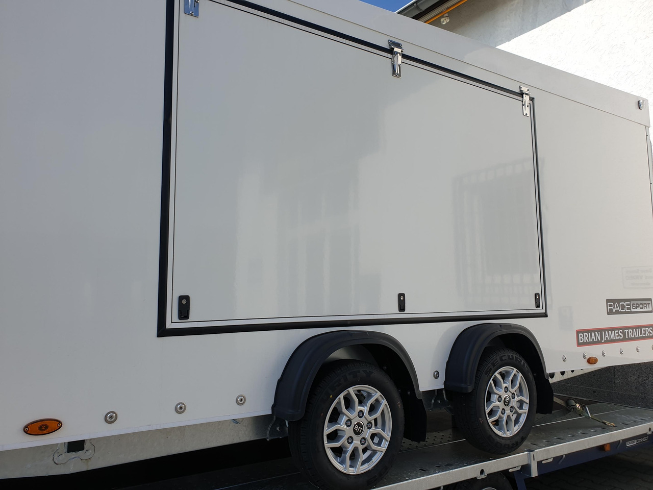 Race Sport Transporter 500x200x175cm Alufelgen silver 4x12" 3000kg Abverkauf - Rơ moóc hộp kín: hình 4 Race Sport Transporter 500x200x175cm Alufelgen silver 4x12" 3000kg Abverkauf - Rơ moóc hộp kín: hình 4