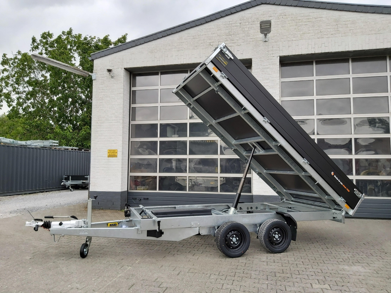 Saris Kipper K1 356 184 3500 2 E 356x184x35cm black Elektro&Not 13" (L) 3500kg preorder 2024 - Rơ moóc ben: hình 1 Saris Kipper K1 356 184 3500 2 E 356x184x35cm black Elektro&Not 13" (L) 3500kg preorder 2024 - Rơ moóc ben: hình 1