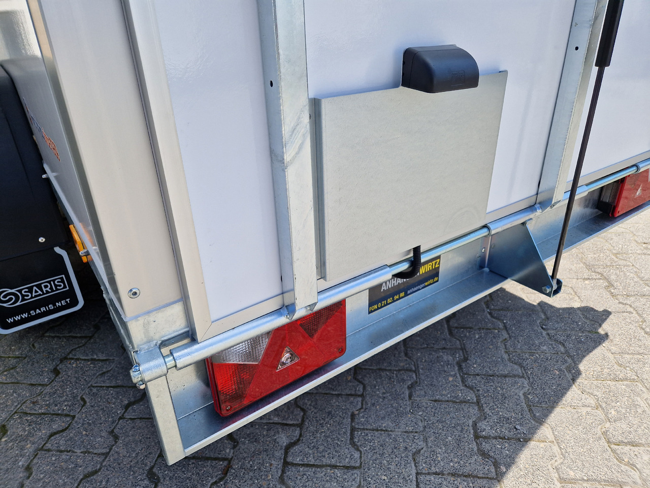 Rơ moóc hộp kín Saris Koffer GO 306 154 180 2700 2 306x154x180cm GFK weiß Auffahrklappe (M) 2700kg Modell 2025: hình 6