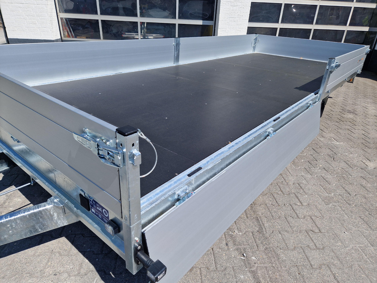 Saris PL HD 506 204 3500 2 506x204x35cm heavy duty LED Beleuchtung (XXL) Modell 2023 - Rơ moóc thùng lửng/ Phẳng: hình 5 Saris PL HD 506 204 3500 2 506x204x35cm heavy duty LED Beleuchtung (XXL) Modell 2023 - Rơ moóc thùng lửng/ Phẳng: hình 5