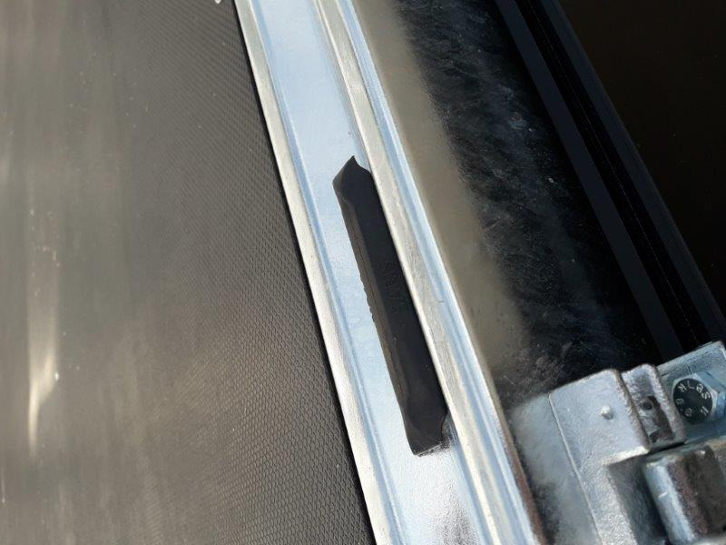 Saris PL406 204 2700 2 406x204x35cm black Edition LED Beleuchtung 13" ( XL) 2700kg Januar Aktion - Rơ moóc thùng lửng/ Phẳng: hình 5 Saris PL406 204 2700 2 406x204x35cm black Edition LED Beleuchtung 13" ( XL) 2700kg Januar Aktion - Rơ moóc thùng lửng/ Phẳng: hình 5