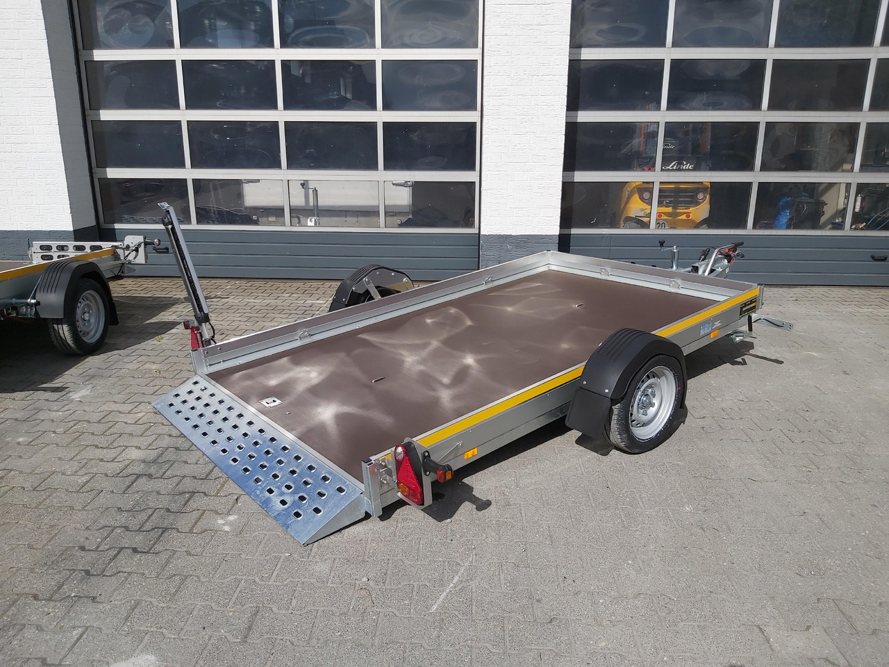 Senklift Anhänger MSL 1730/176 301x176x10cm yellow Plattform hydraulisch absenkbar 1750kg - Rơ moóc xe hơi: hình 2 Senklift Anhänger MSL 1730/176 301x176x10cm yellow Plattform hydraulisch absenkbar 1750kg - Rơ moóc xe hơi: hình 2