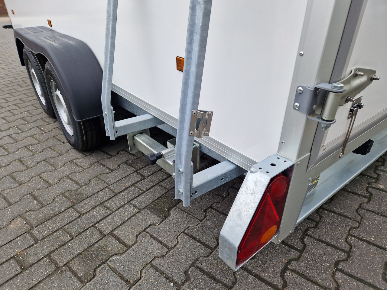 Tiefkühlanhänger 2719 F4 408x175x190cm GOVI Arktik 2000P Aluboden 2700kg - Rơ moóc đông lạnh: hình 5 Tiefkühlanhänger 2719 F4 408x175x190cm GOVI Arktik 2000P Aluboden 2700kg - Rơ moóc đông lạnh: hình 5