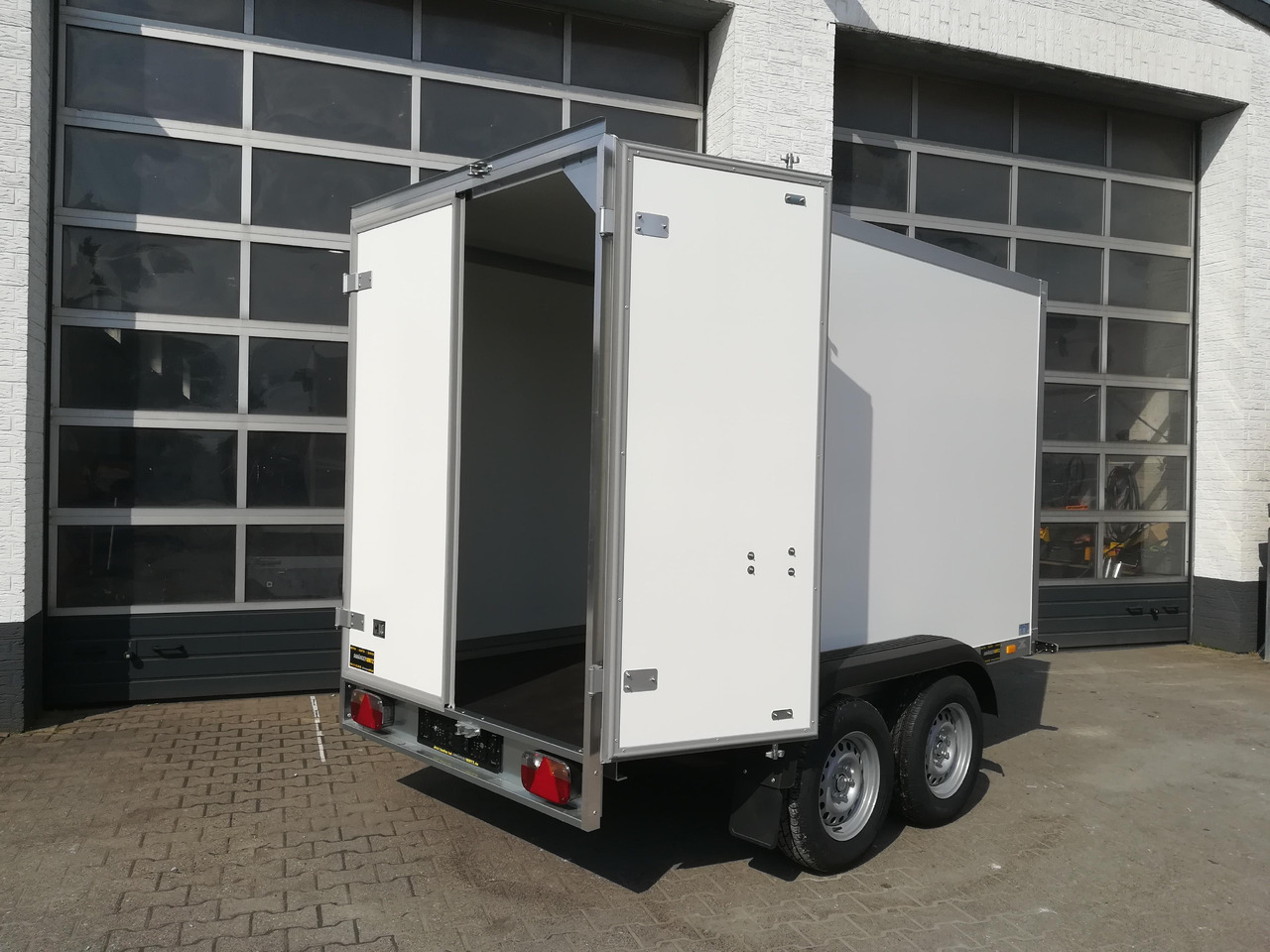 WM Meyer Koffer AZ 2730/151 S30 301x151x185cm (M) 2700kg Januar Aktion - Rơ moóc hộp kín: hình 4 WM Meyer Koffer AZ 2730/151 S30 301x151x185cm (M) 2700kg Januar Aktion - Rơ moóc hộp kín: hình 4