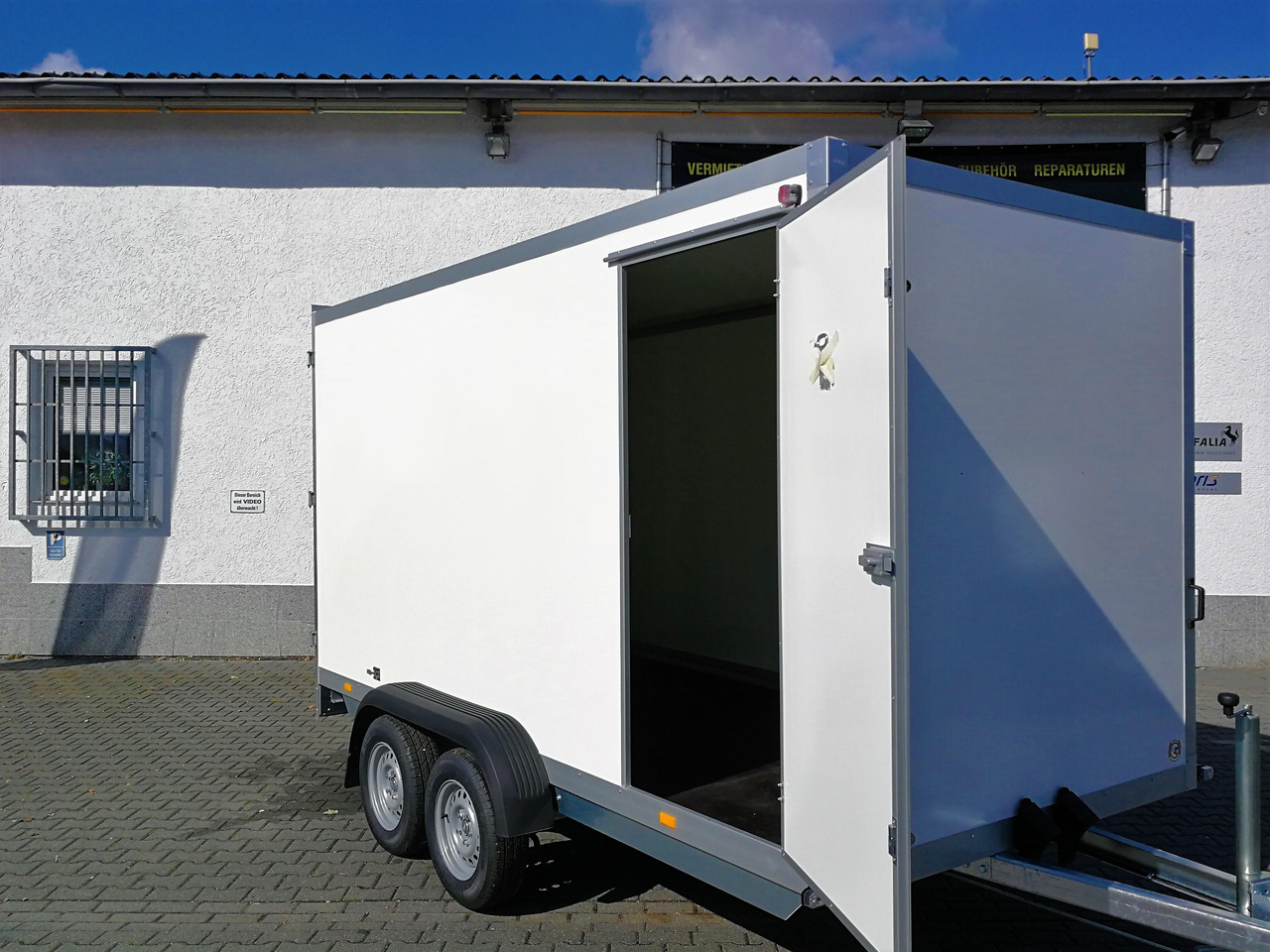 WM Meyer Koffer AZ 3540/185 S35 401x185x205cm Seitentür (XL) 3500kg Modell 2024 - Rơ moóc hộp kín: hình 2 WM Meyer Koffer AZ 3540/185 S35 401x185x205cm Seitentür (XL) 3500kg Modell 2024 - Rơ moóc hộp kín: hình 2