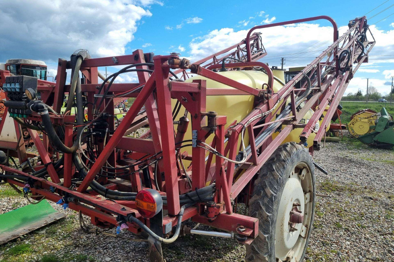 Hardi Commander 2600 - Máy xịt kéo: hình 5 Hardi Commander 2600 - Máy xịt kéo: hình 5