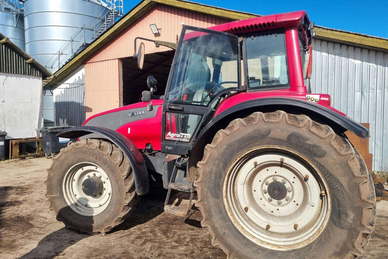 Valtra T190 - Máy cày: hình 4 Valtra T190 - Máy cày: hình 4