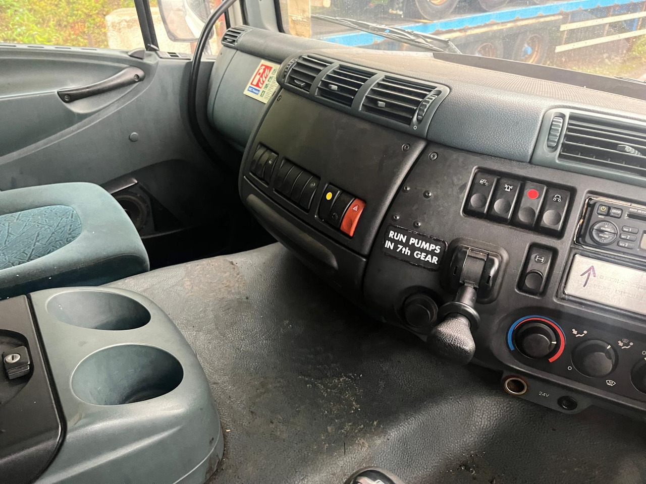 DAF 75 CF - Xe bồn: hình 5 DAF 75 CF - Xe bồn: hình 5