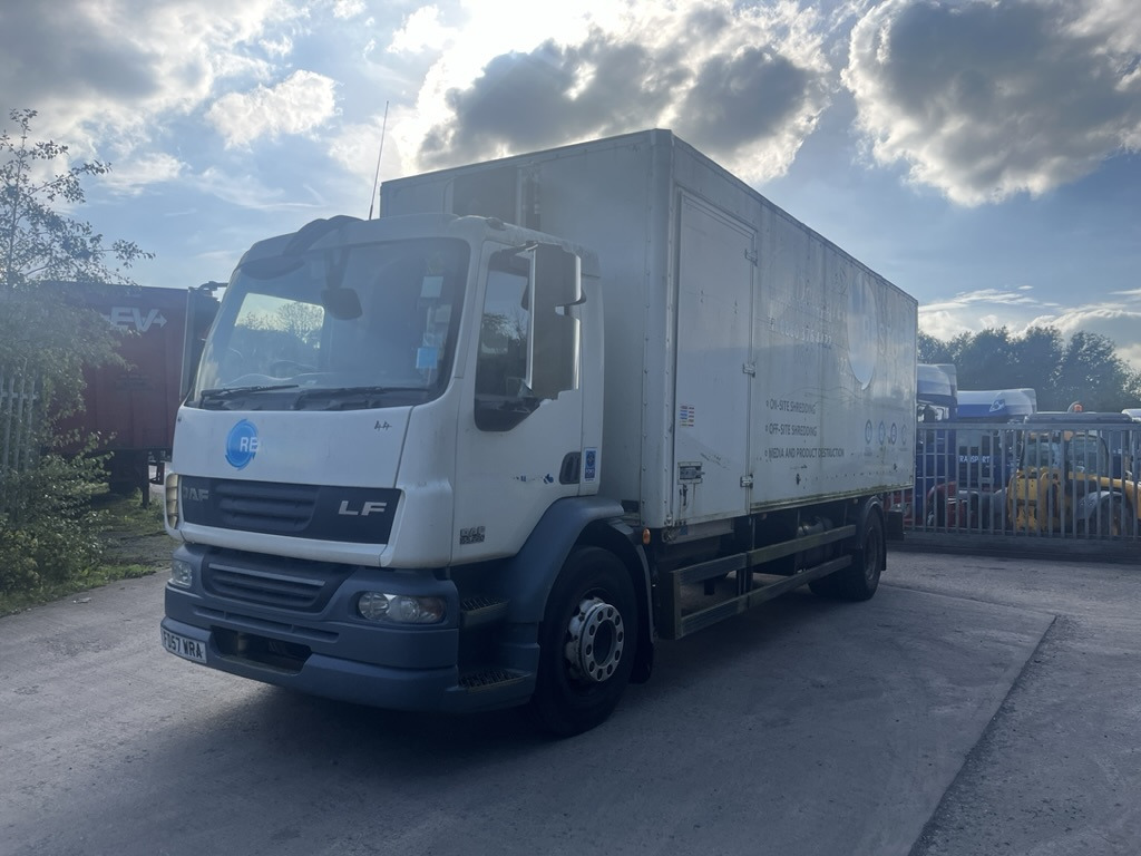 Daf 55LF 220 4x2 Box Van - Xe tải nhỏ thùng kín: hình 2 Daf 55LF 220 4x2 Box Van - Xe tải nhỏ thùng kín: hình 2