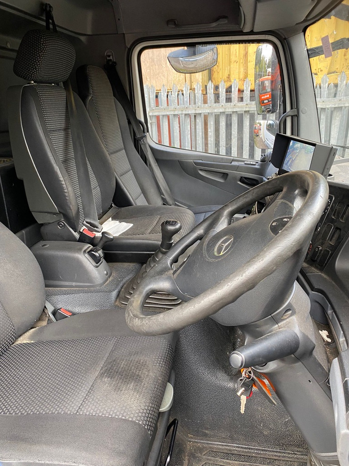 Mercedes Axor 1824 4x2 Fridge box - Xe tải nhỏ thùng kín: hình 5 Mercedes Axor 1824 4x2 Fridge box - Xe tải nhỏ thùng kín: hình 5