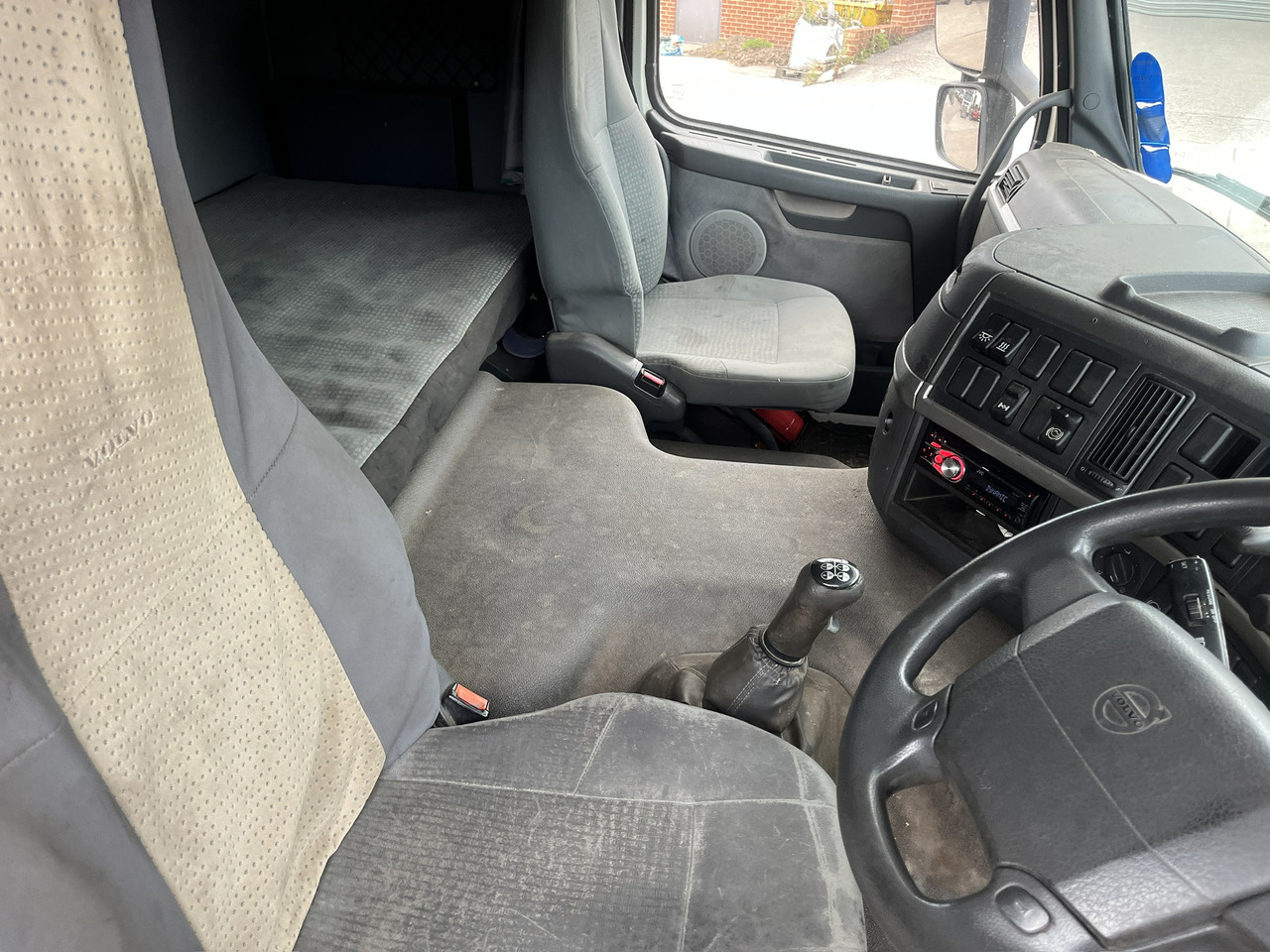 Xe tải nhỏ thùng kín Volvo FM9 300 4x2 Box Van: hình 7 Xe tải nhỏ thùng kín Volvo FM9 300 4x2 Box Van: hình 7