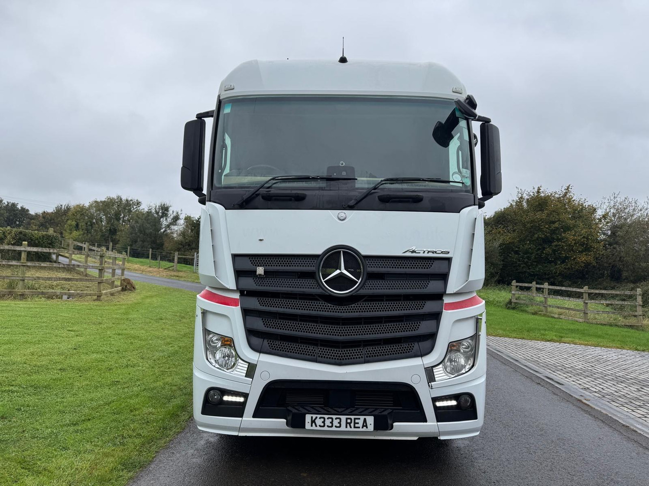 Mercedes Actros - Xe đầu kéo: hình 1 Mercedes Actros - Xe đầu kéo: hình 1