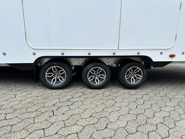Brian James Race Transporter 7, RT7 397-6023-35-3-10-W, 6000 x 2300 mm, 3,5 to. - Rơ moóc tự động vận chuyển: hình 2 Brian James Race Transporter 7, RT7 397-6023-35-3-10-W, 6000 x 2300 mm, 3,5 to. - Rơ moóc tự động vận chuyển: hình 2