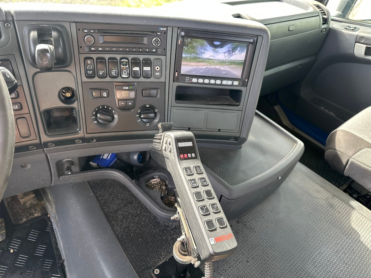 SCANIA G450 8x4 Abrollkipper - Xe tải nâng móc: hình 4 SCANIA G450 8x4 Abrollkipper - Xe tải nâng móc: hình 4