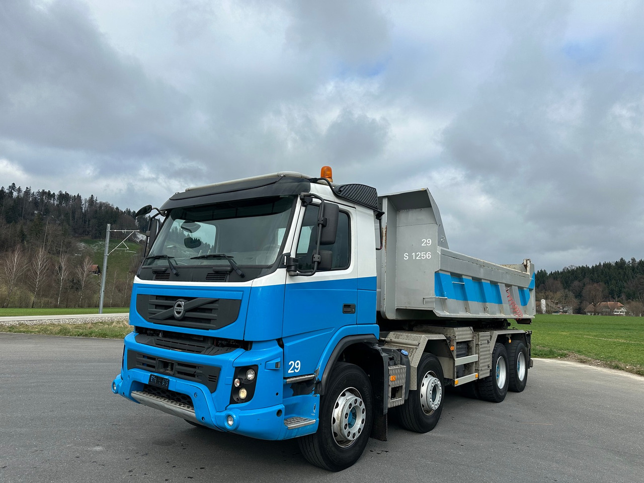 VOLVO FMX 420 8x4 - Xe tải hệ thống cáp: hình 1 VOLVO FMX 420 8x4 - Xe tải hệ thống cáp: hình 1