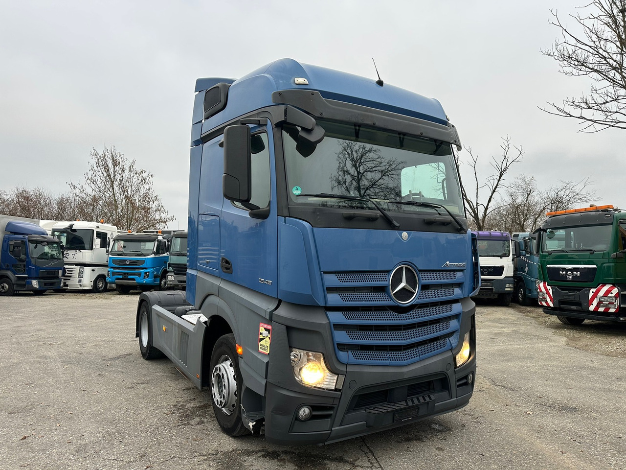 MERCEDES-BENZ Actros 18.45 4x2 - Xe đầu kéo: hình 2 MERCEDES-BENZ Actros 18.45 4x2 - Xe đầu kéo: hình 2