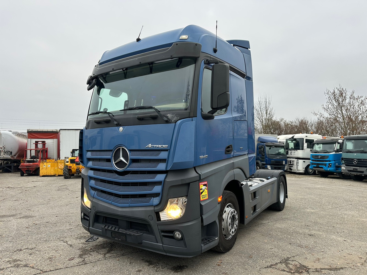 MERCEDES-BENZ Actros 18.45 4x2 - Xe đầu kéo: hình 1 MERCEDES-BENZ Actros 18.45 4x2 - Xe đầu kéo: hình 1