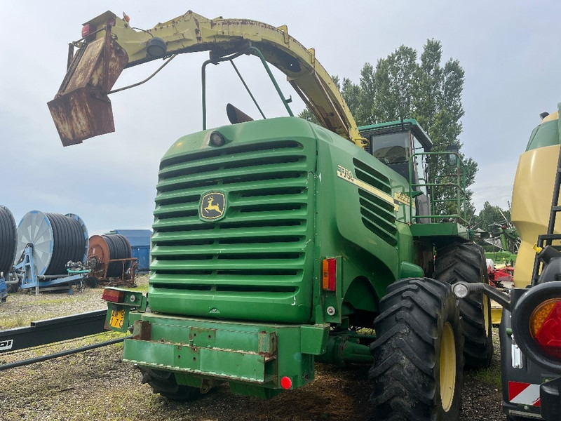 John Deere 7700 - Máy gặt đập thức ăn gia súc: hình 4 John Deere 7700 - Máy gặt đập thức ăn gia súc: hình 4