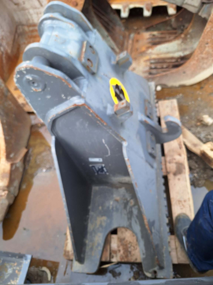 Balavto fork pylon - Chĩa: hình 4 Balavto fork pylon - Chĩa: hình 4